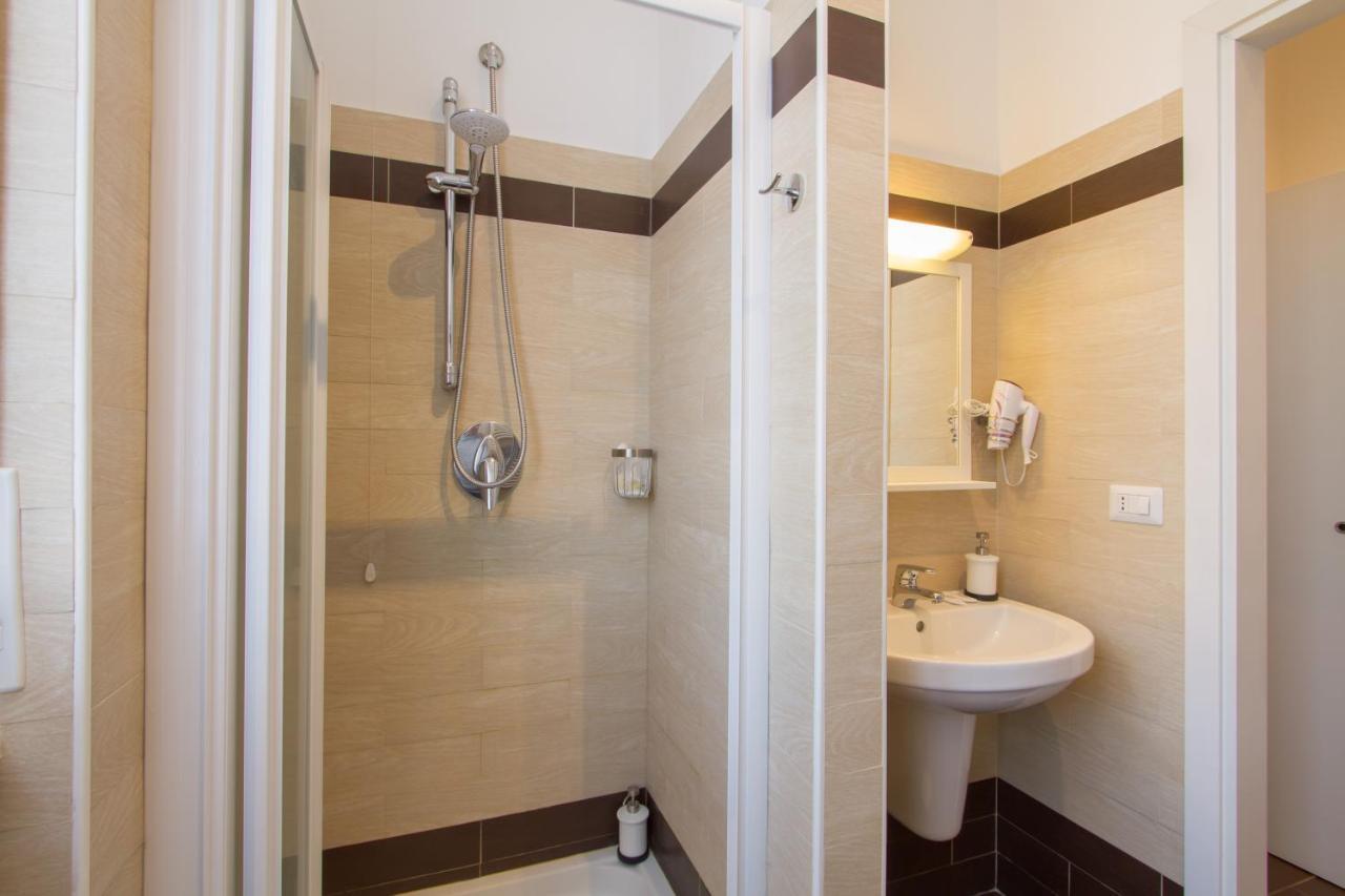 Panoramic Plaza Apartment -Loreto 1 Милано Екстериор снимка
